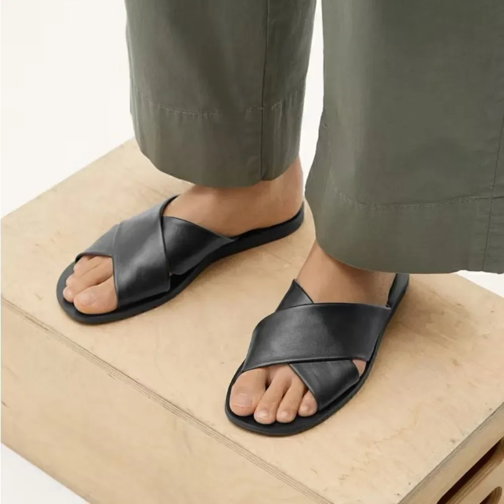 NEW Everlane The Day Crossover Sandal in Black leather